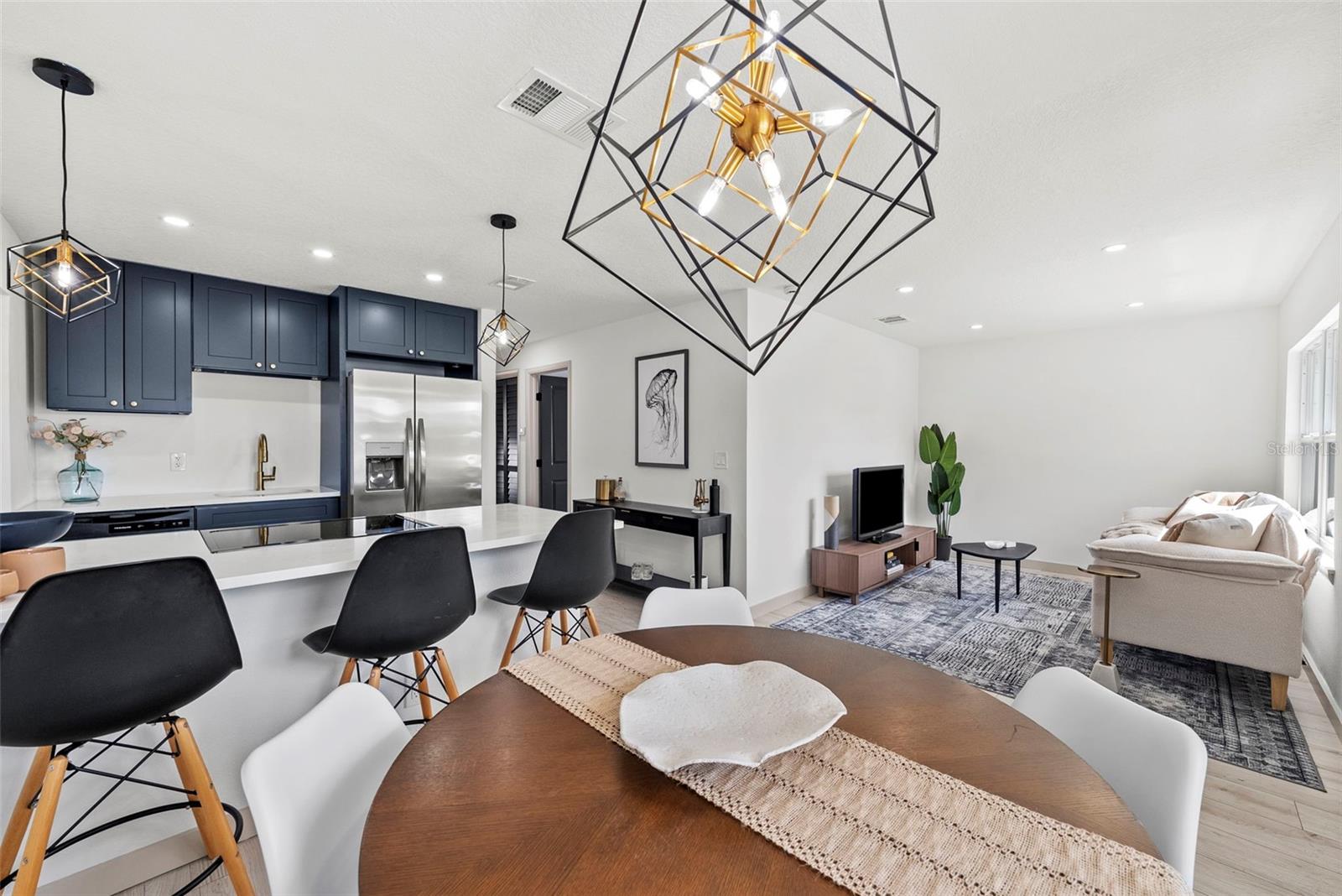 Image 14 of 37 For 7331 36th Avenue N