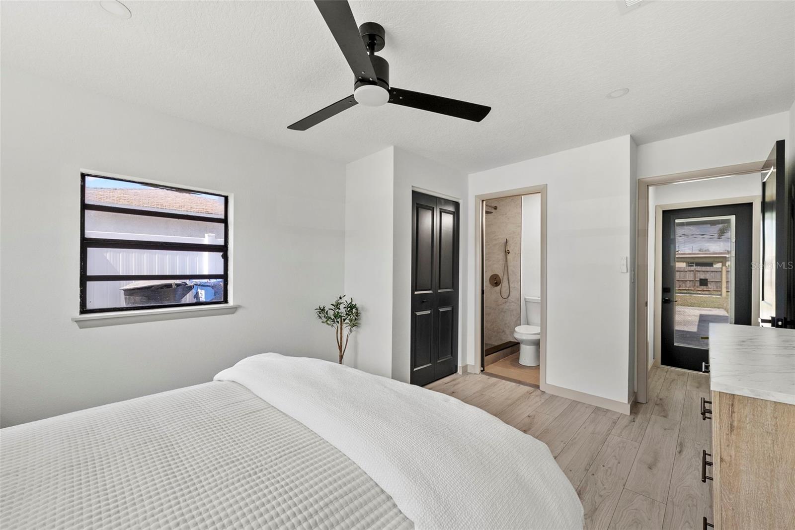 Image 18 of 37 For 7331 36th Avenue N