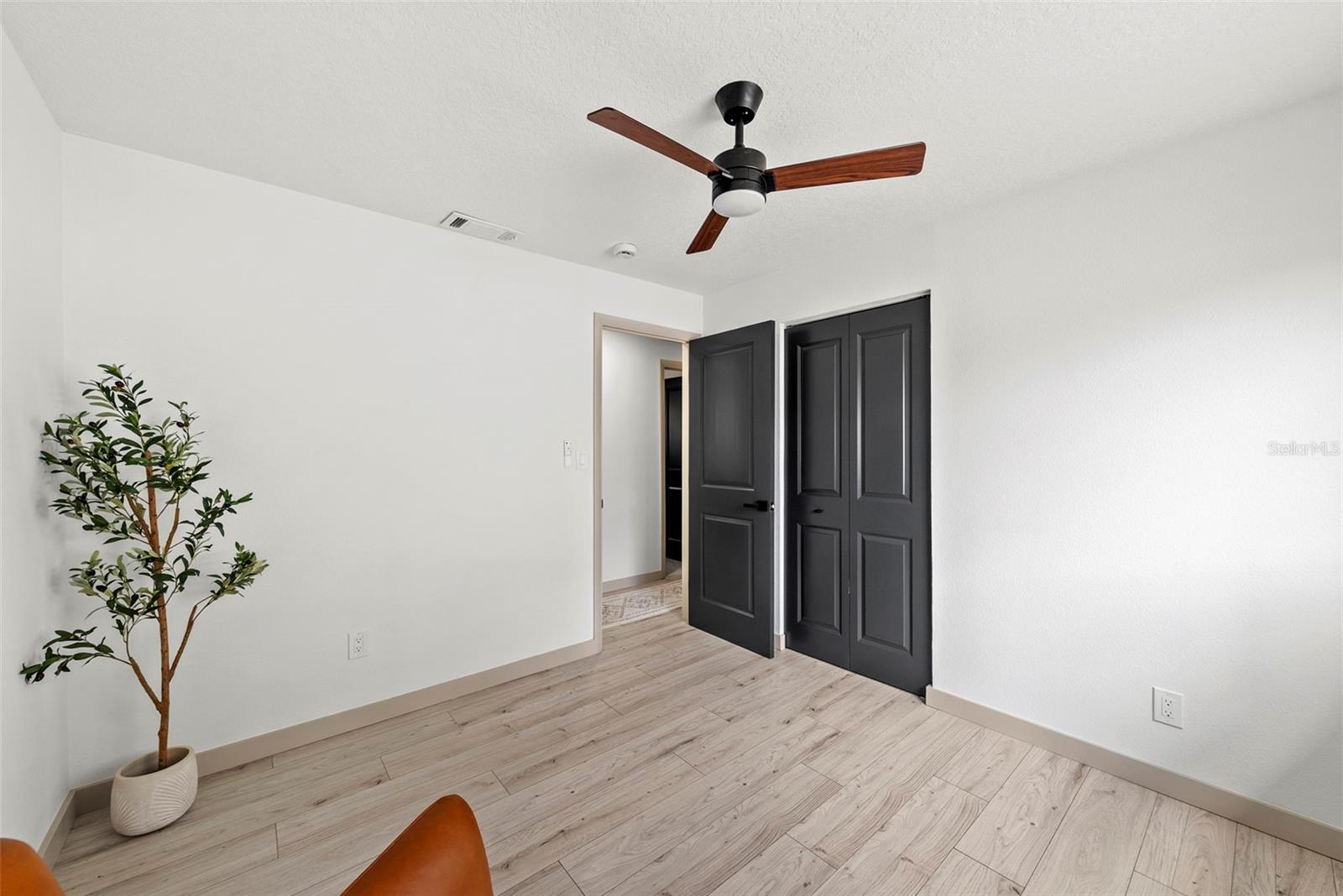 Image 23 of 37 For 7331 36th Avenue N