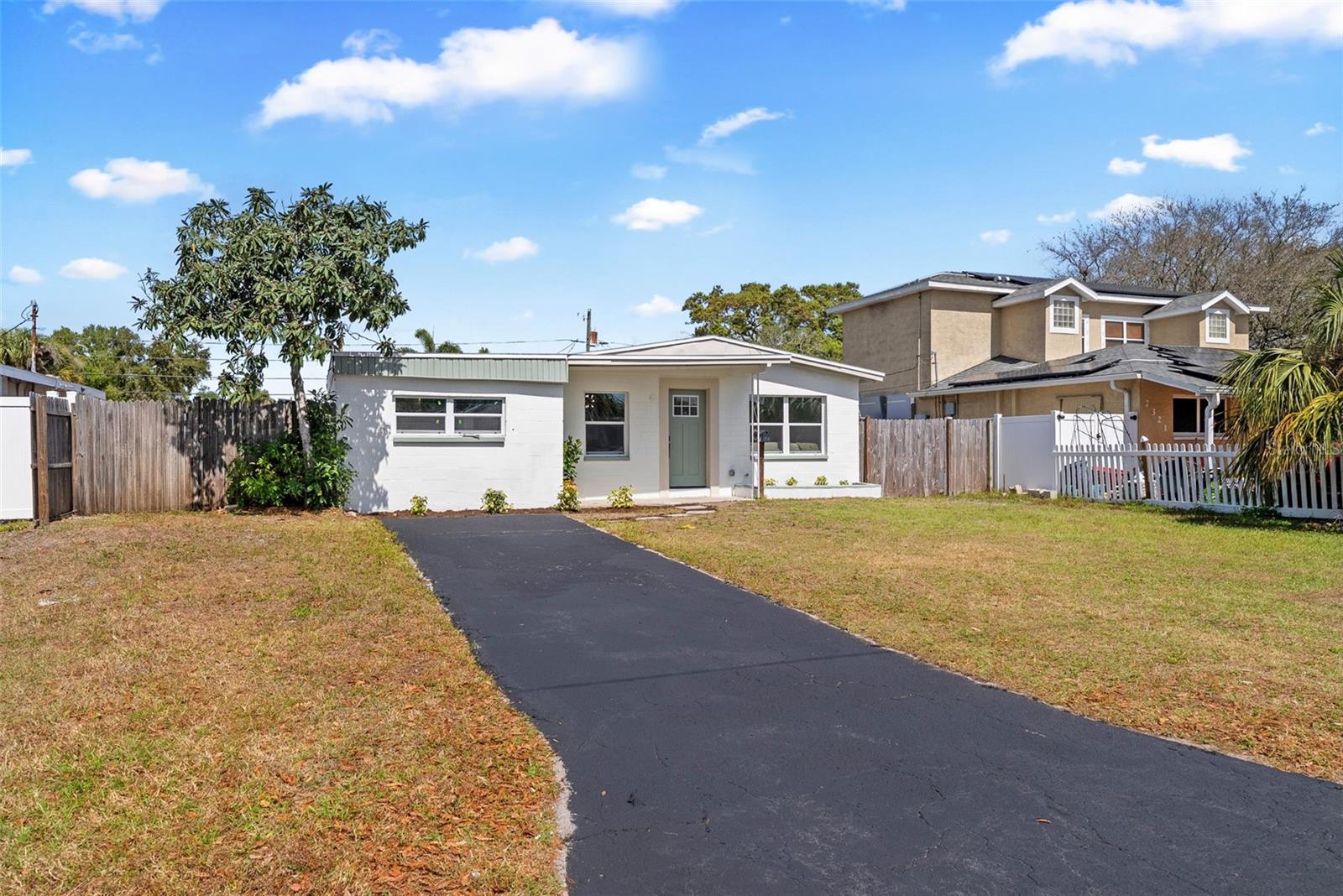 Image 3 of 37 For 7331 36th Avenue N