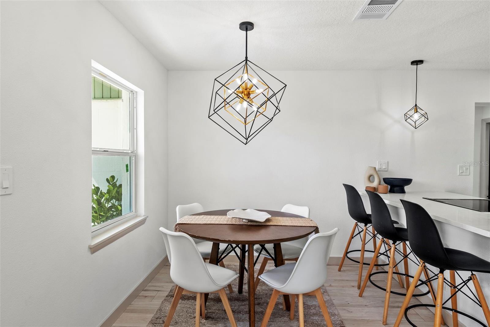 Image 9 of 37 For 7331 36th Avenue N