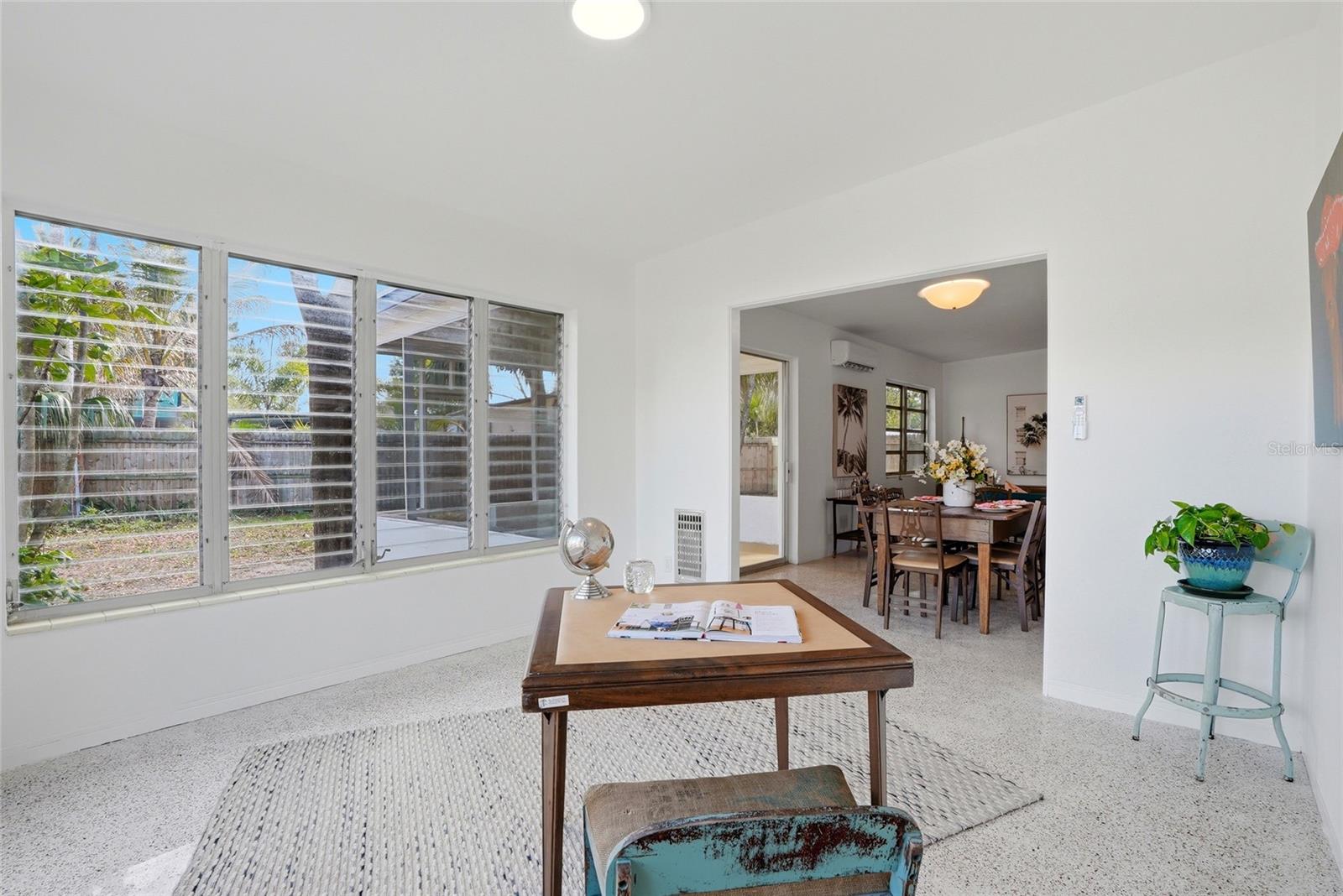 Listing photo id 13 for 1190 79th Avenue N