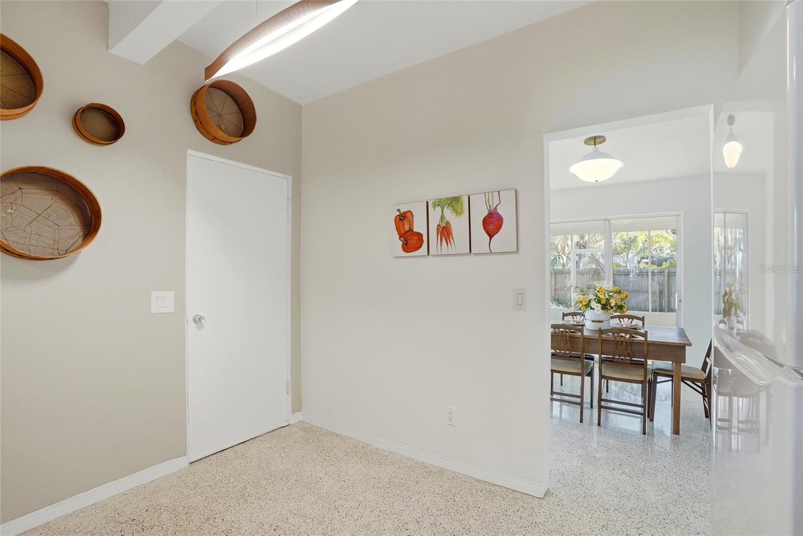 Listing photo id 15 for 1190 79th Avenue N