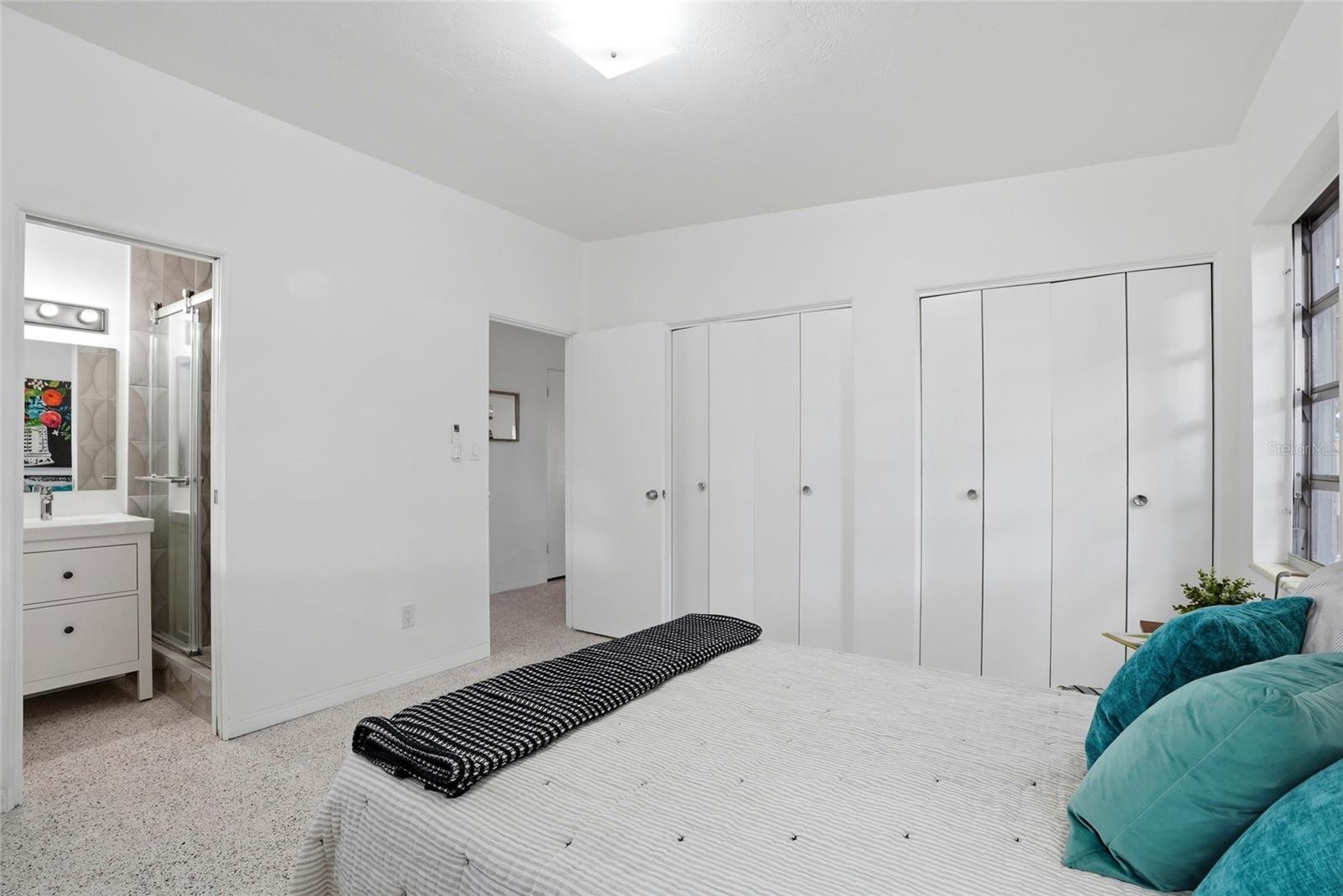 Listing photo id 18 for 1190 79th Avenue N