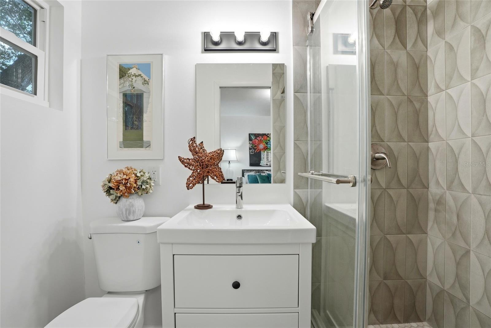 Listing photo id 19 for 1190 79th Avenue N