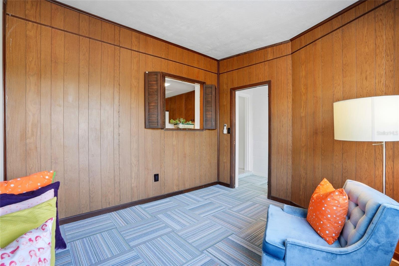 Listing photo id 20 for 1190 79th Avenue N