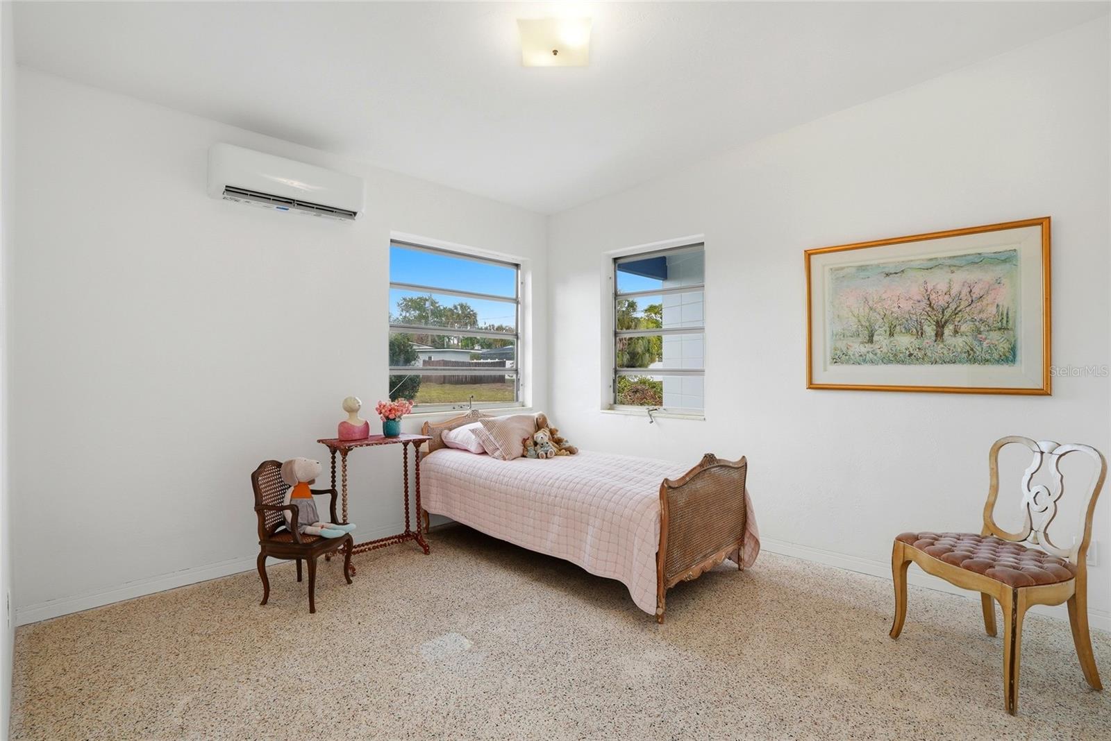 Listing photo id 21 for 1190 79th Avenue N