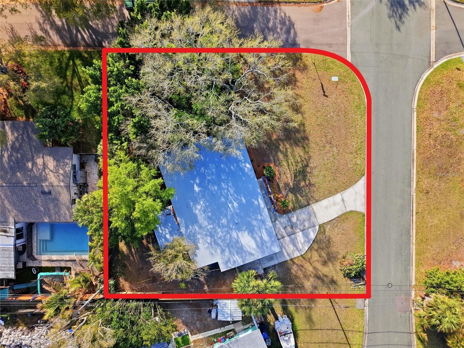 Listing photo id 32 for 1190 79th Avenue N