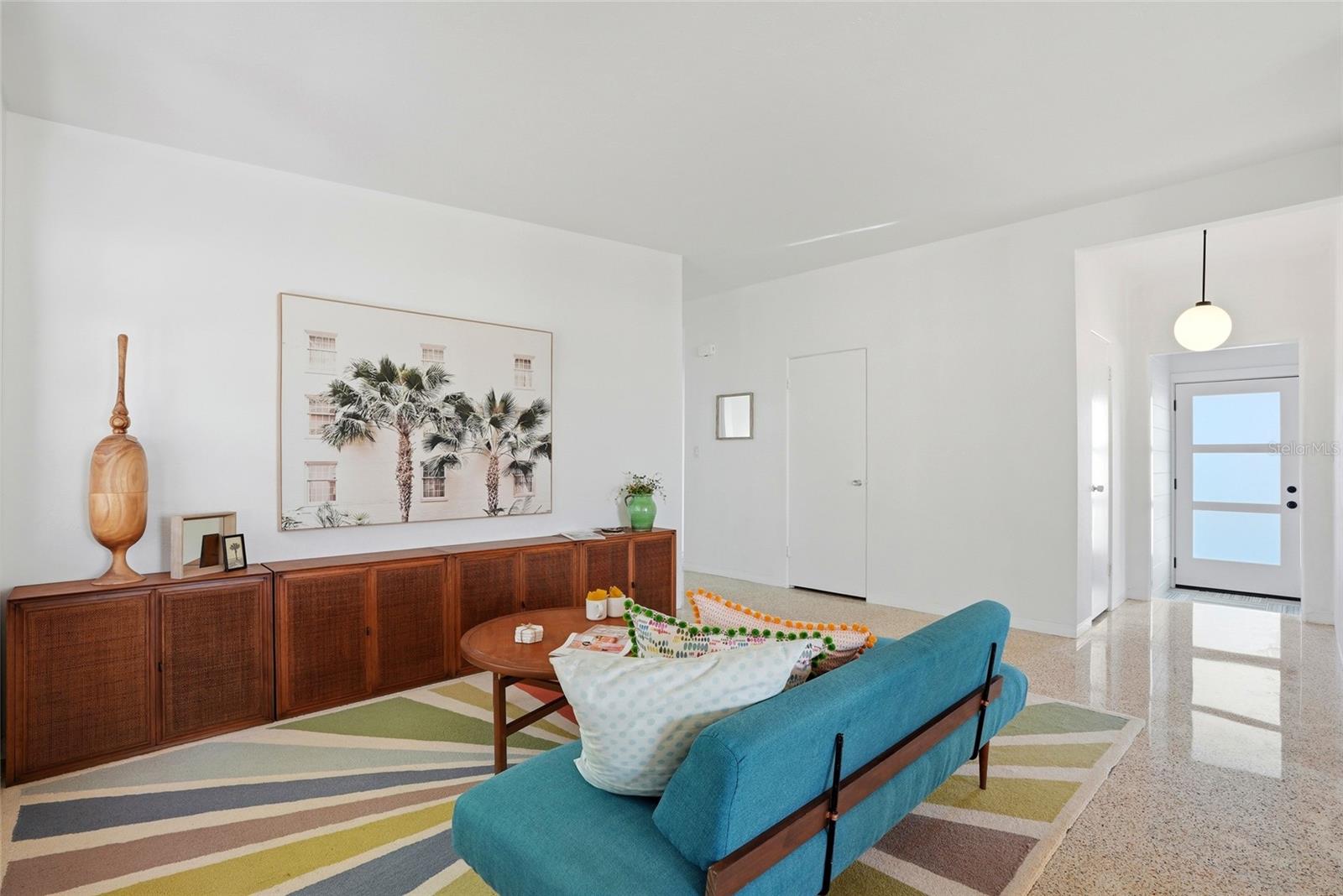 Listing photo id 6 for 1190 79th Avenue N