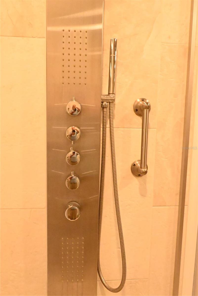 Image 12 of 14 For 2700 Cove Cay Drive 1-5d