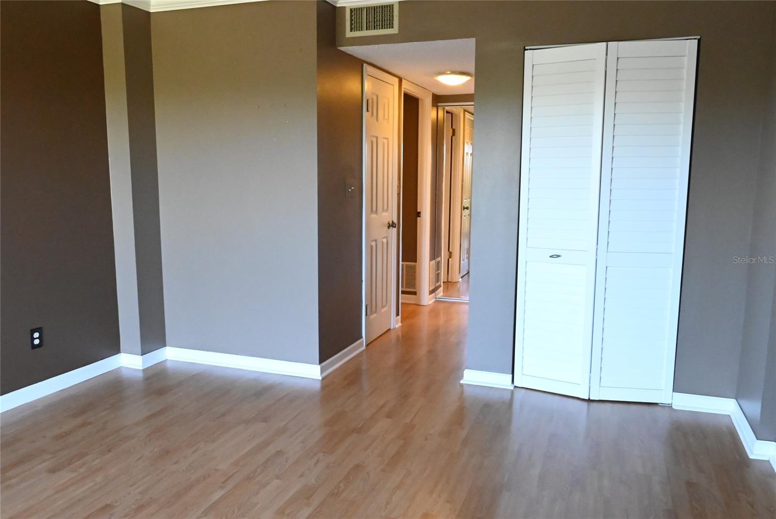 Image 9 of 14 For 2700 Cove Cay Drive 1-5d