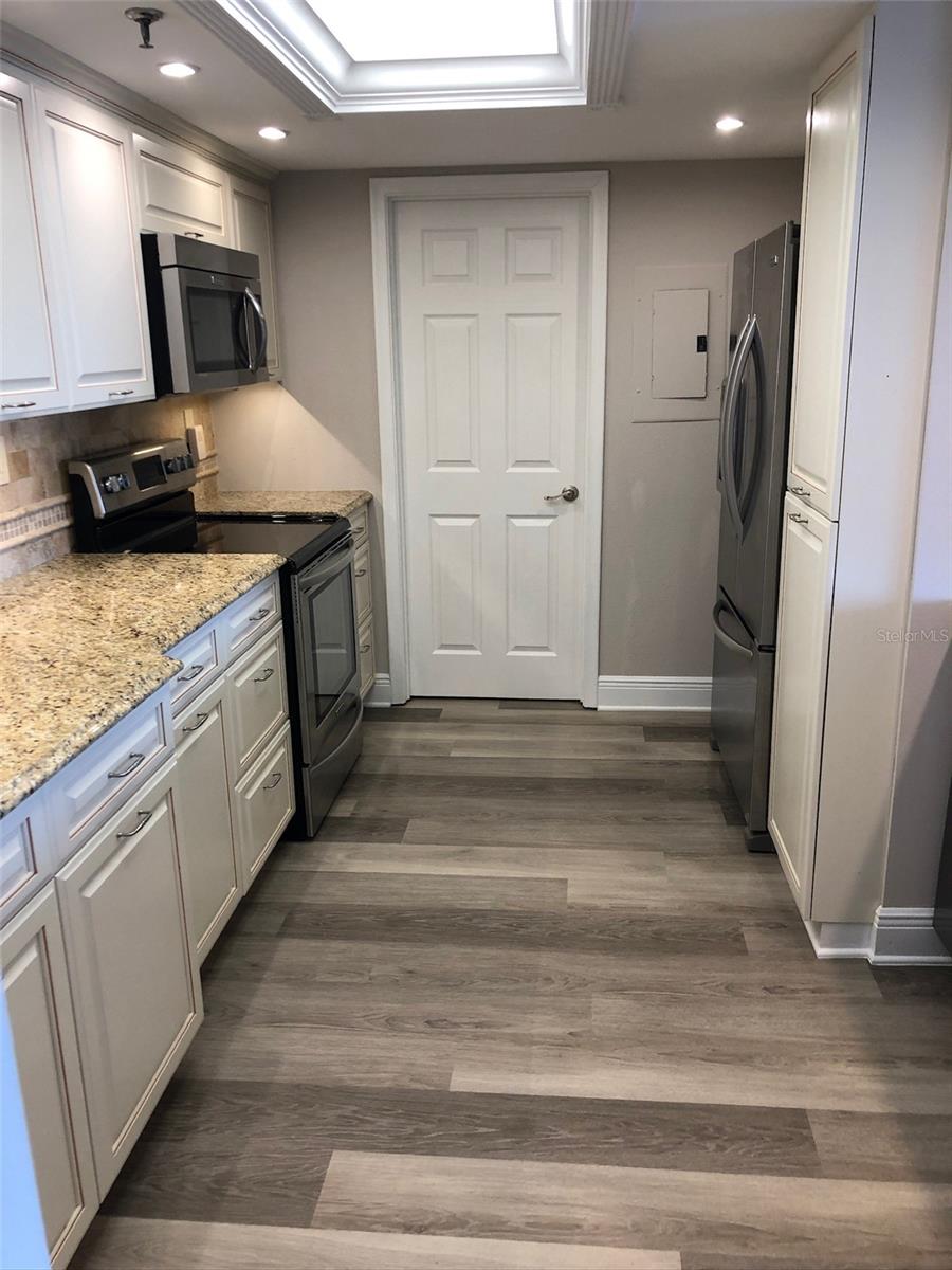 Image 7 of 19 For 6322 Palma Del Mar Boulevard S 805