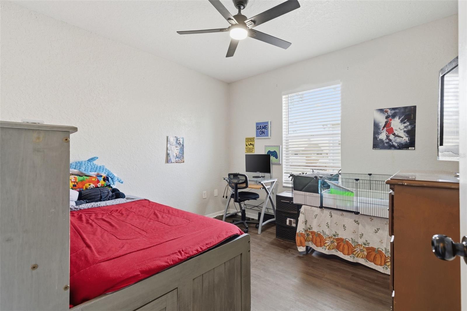 Image 10 of 28 For 5940 & 5934 Meadowlane Street