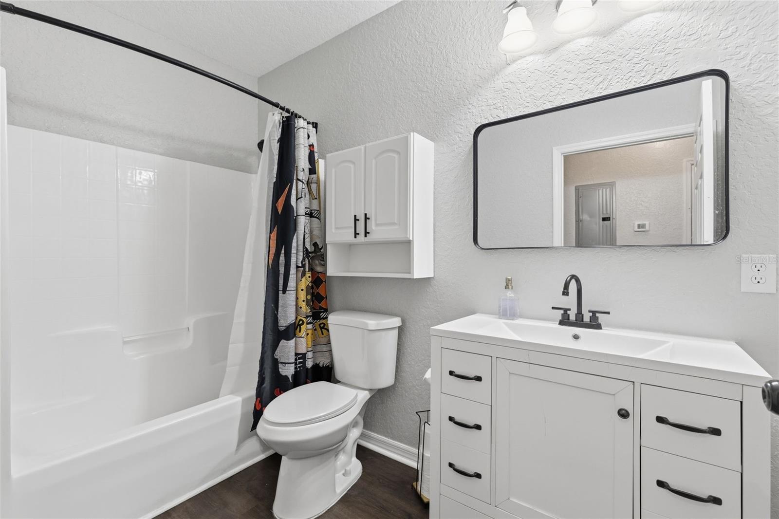 Image 11 of 28 For 5940 & 5934 Meadowlane Street