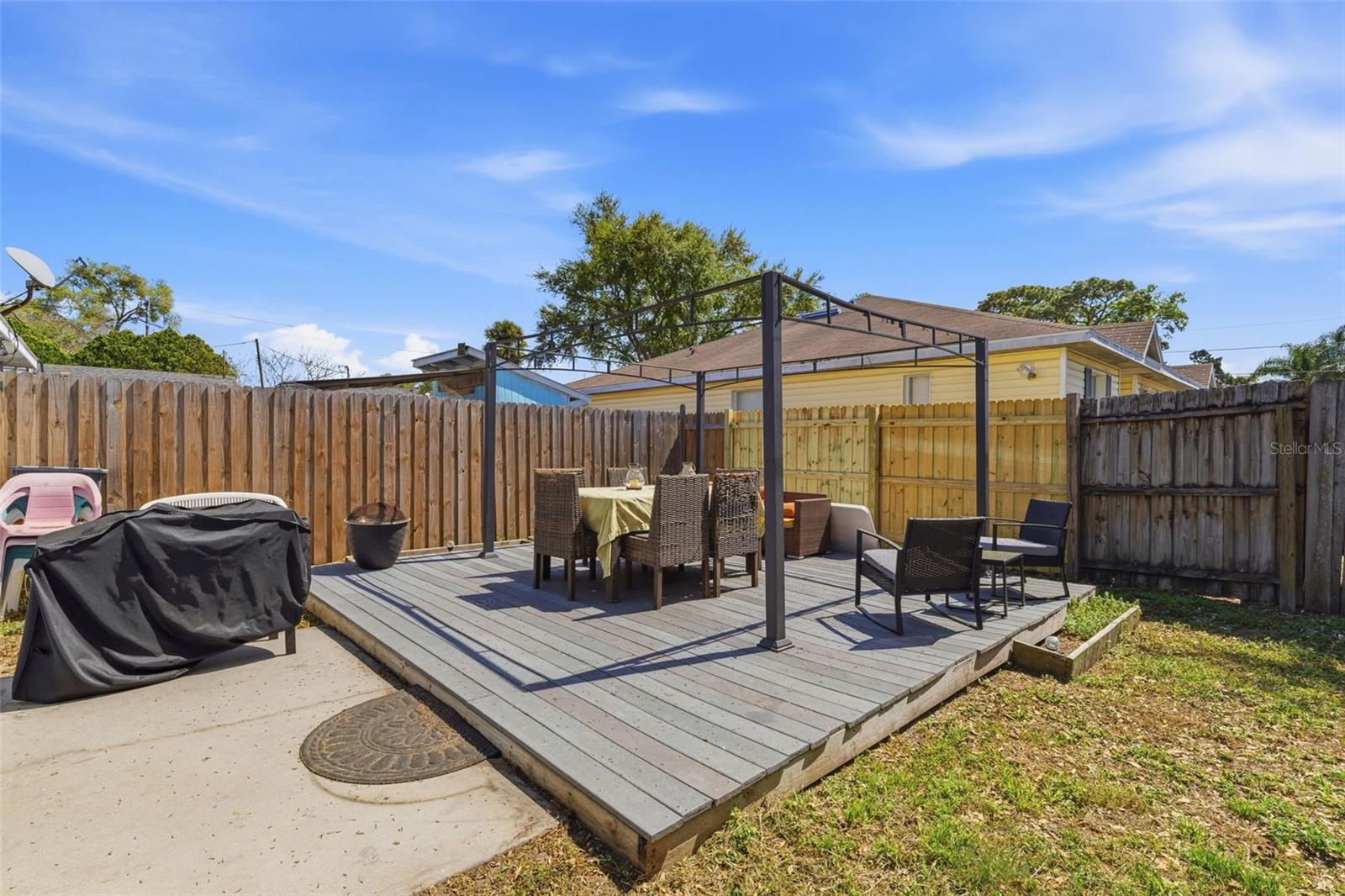 Image 12 of 28 For 5940 & 5934 Meadowlane Street