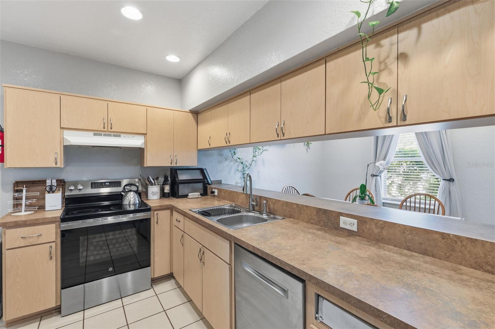 Image 15 of 28 For 5940 & 5934 Meadowlane Street