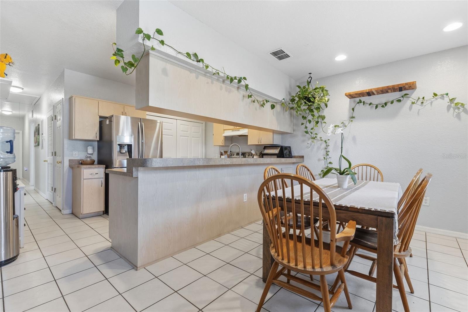 Image 17 of 28 For 5940 & 5934 Meadowlane Street