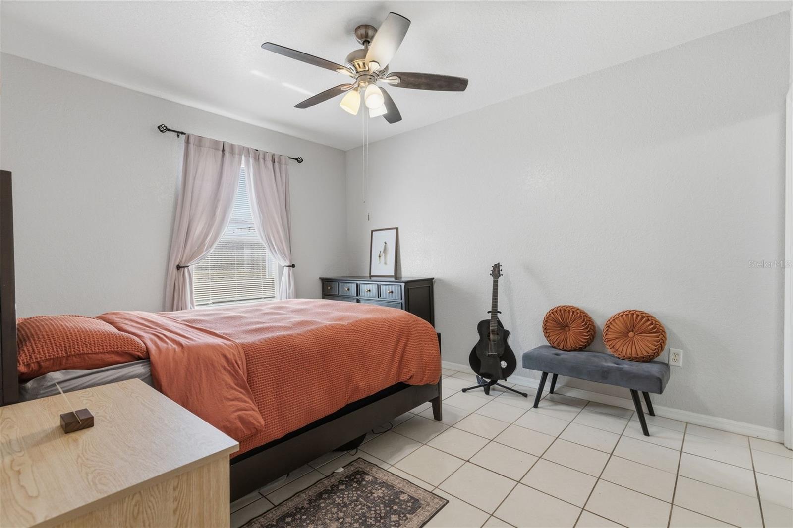 Image 20 of 28 For 5940 & 5934 Meadowlane Street