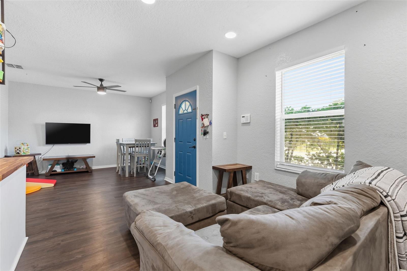 Image 6 of 28 For 5940 & 5934 Meadowlane Street