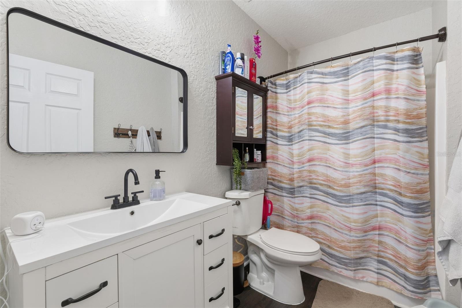 Image 8 of 28 For 5940 & 5934 Meadowlane Street