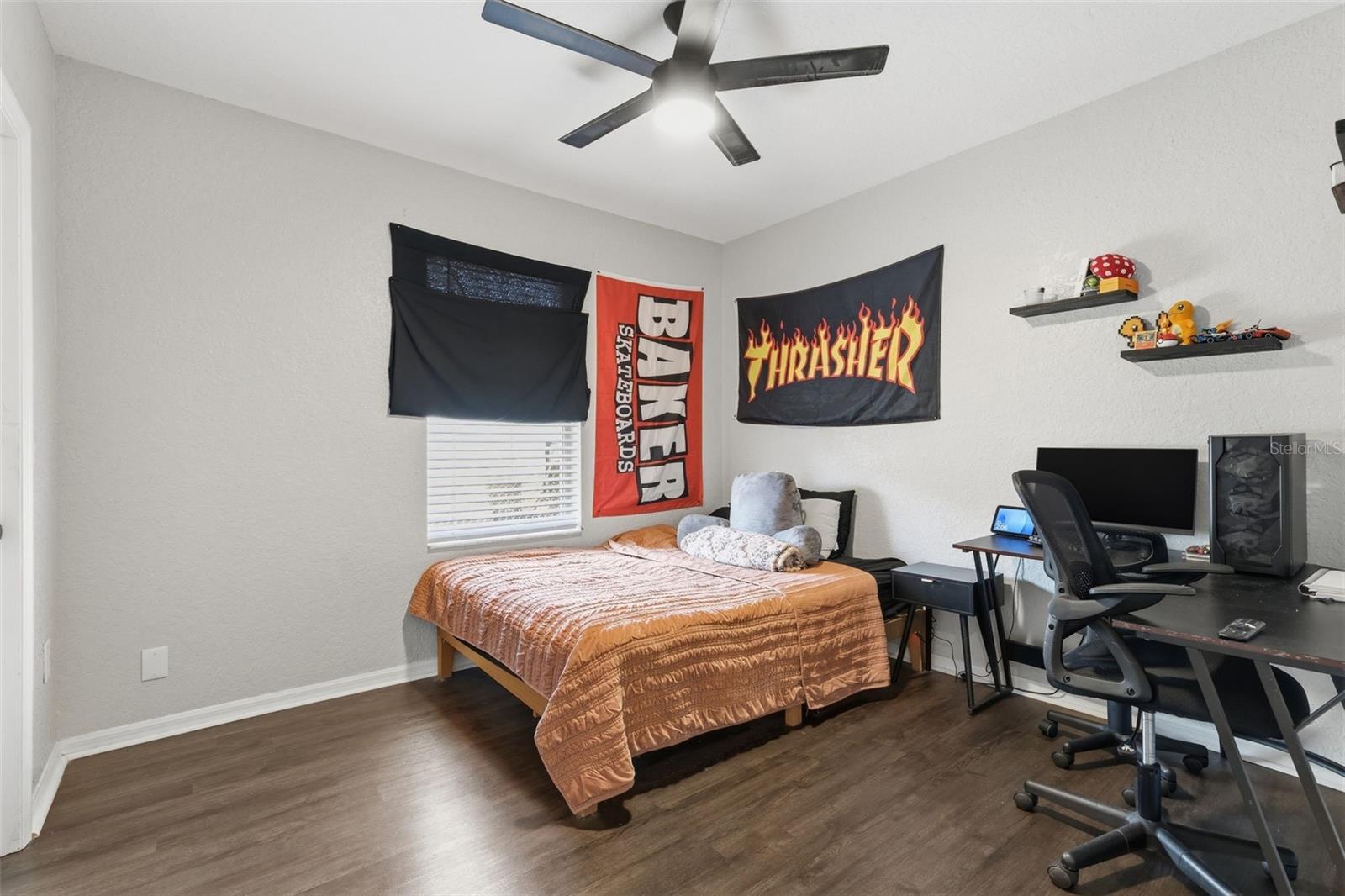 Image 9 of 28 For 5940 & 5934 Meadowlane Street