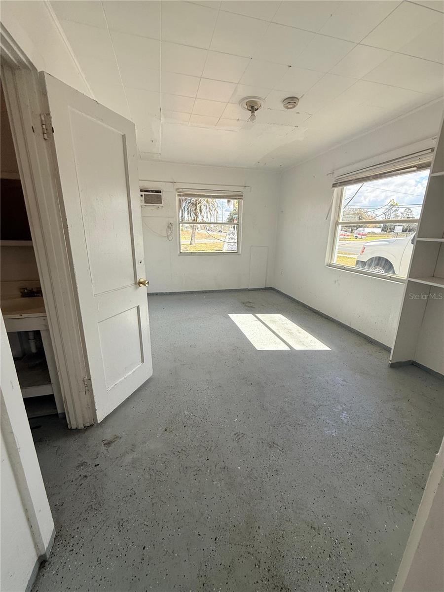 Image 3 of 6 For 1949 Duval Street