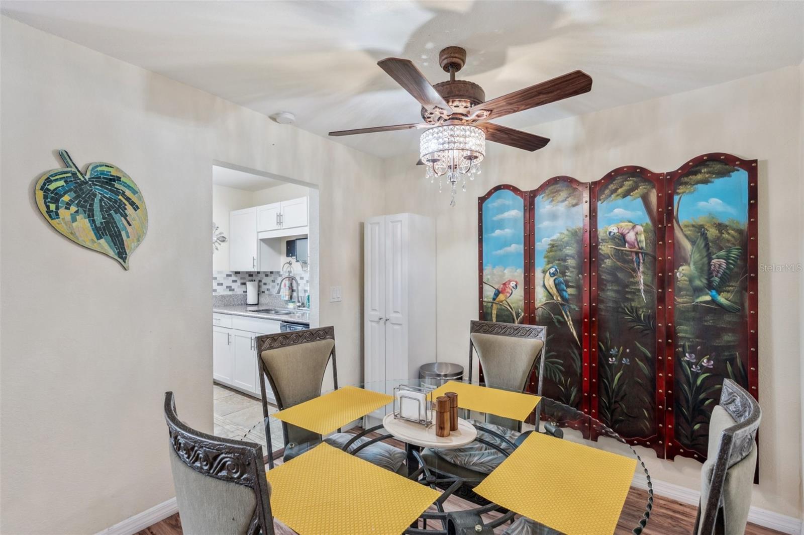 Image 5 of 19 For 2 Fernwood Avenue 24