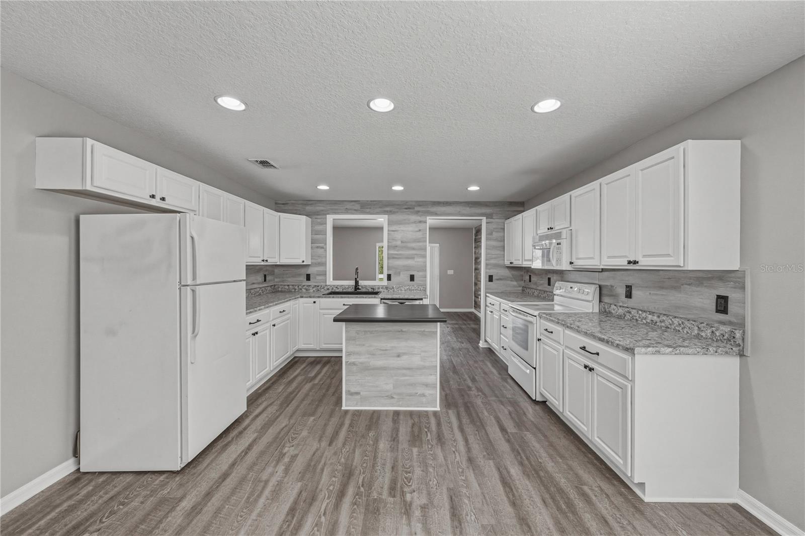 Image 11 of 63 For 13416 Kent Bradley Street