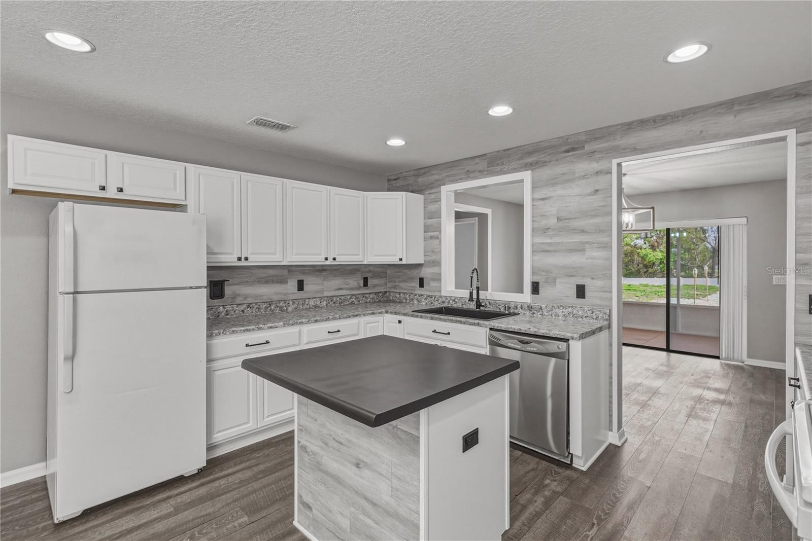 Image 12 of 63 For 13416 Kent Bradley Street