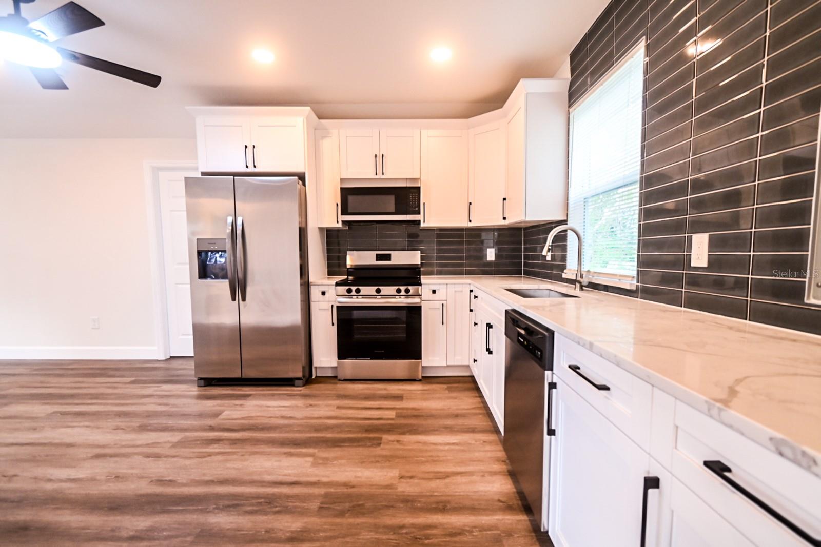 Image 16 of 34 For 426 Disston Avenue