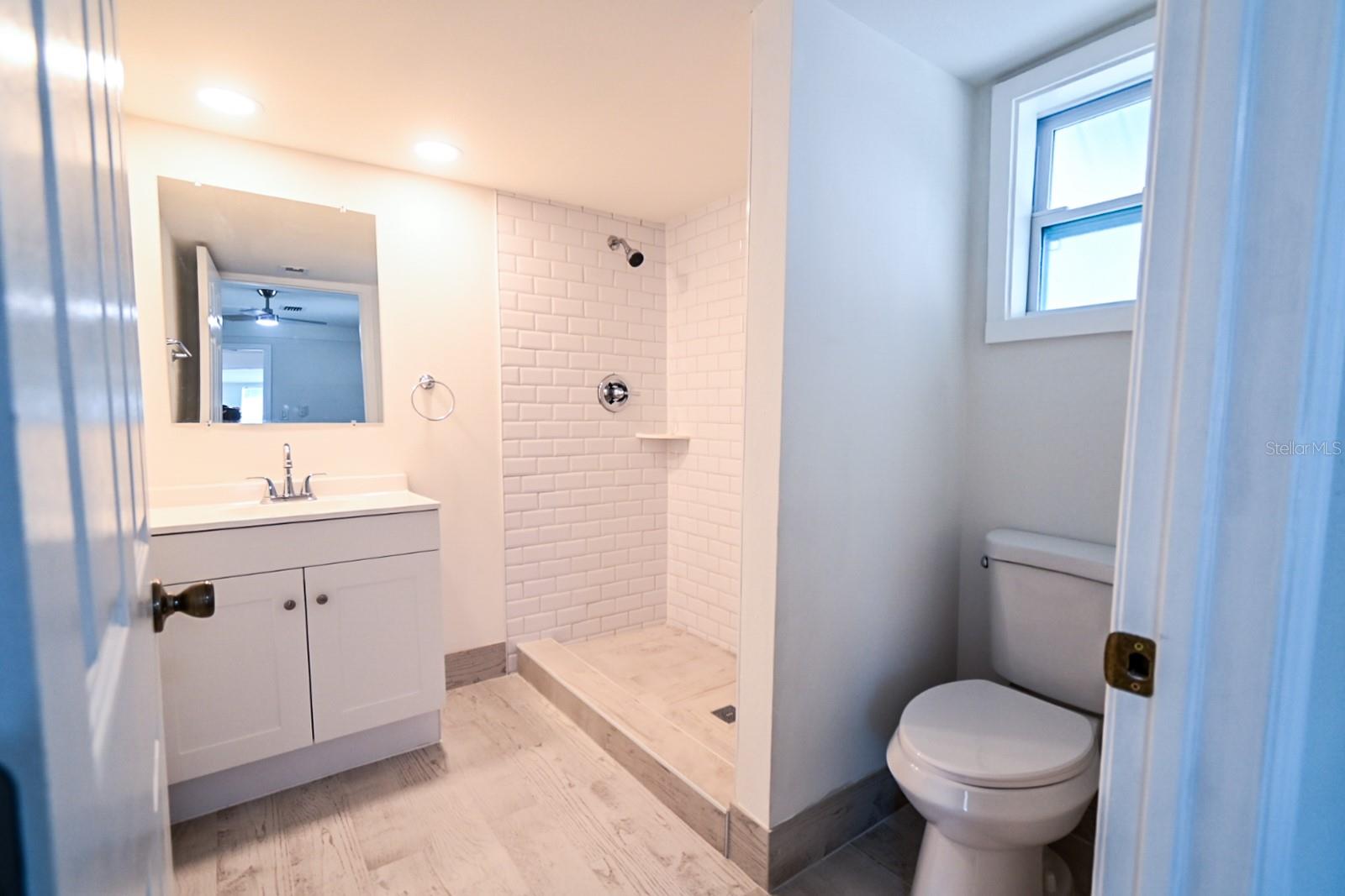 Image 22 of 34 For 426 Disston Avenue