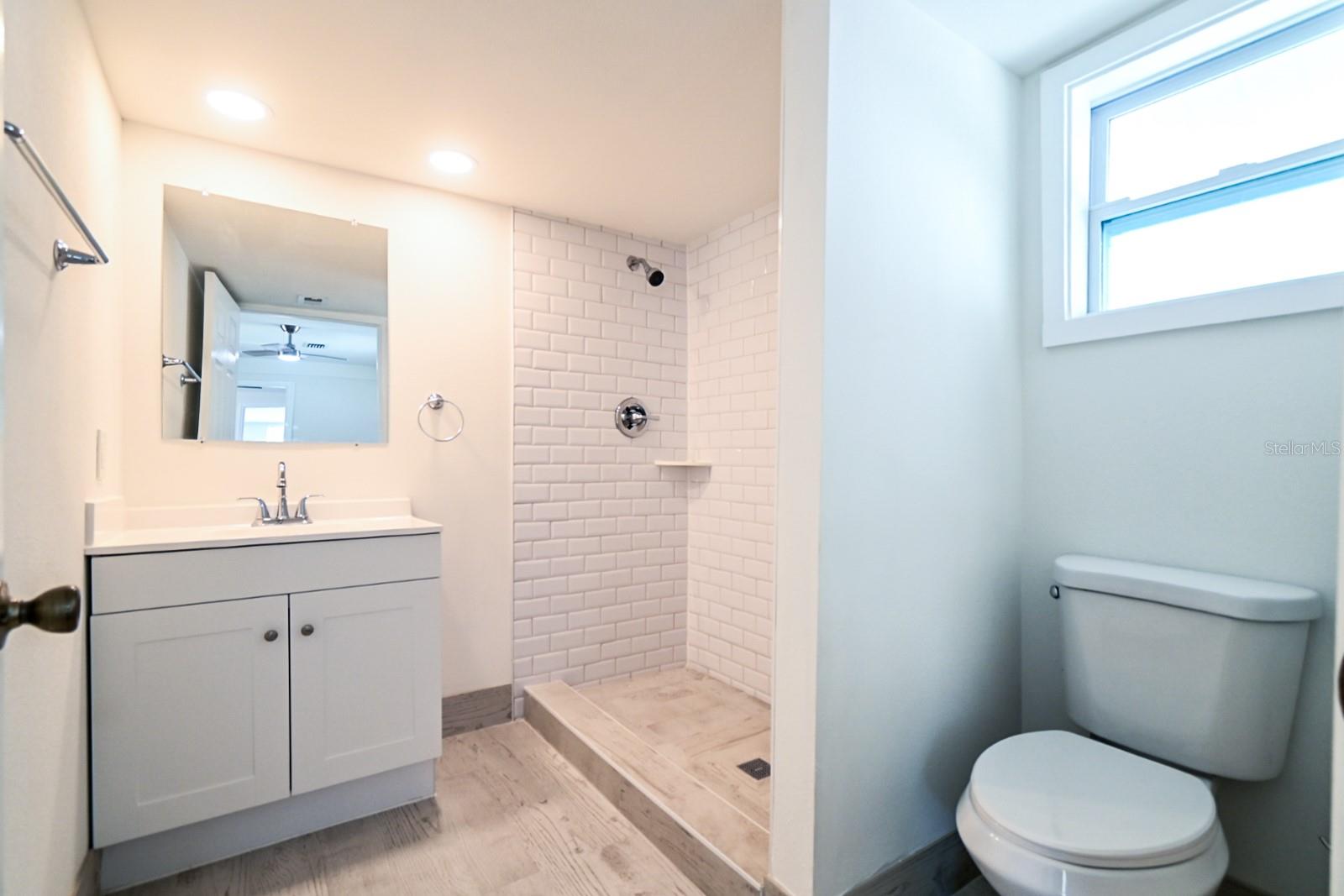 Image 25 of 34 For 426 Disston Avenue