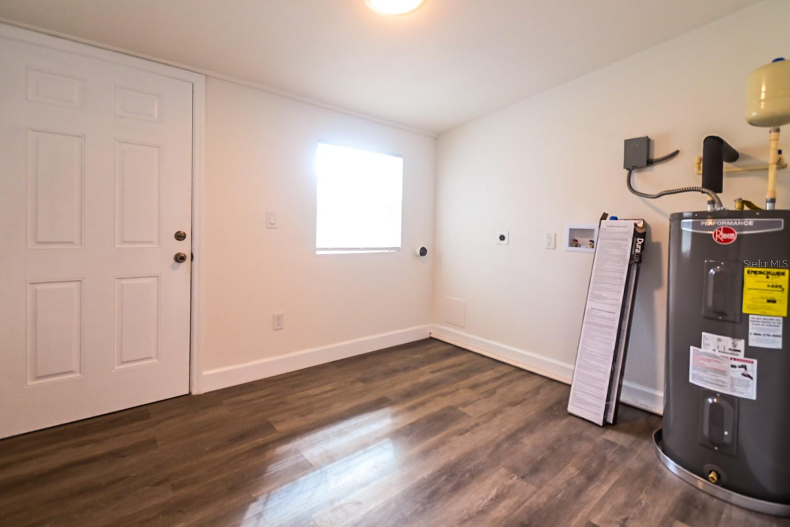 Image 31 of 34 For 426 Disston Avenue