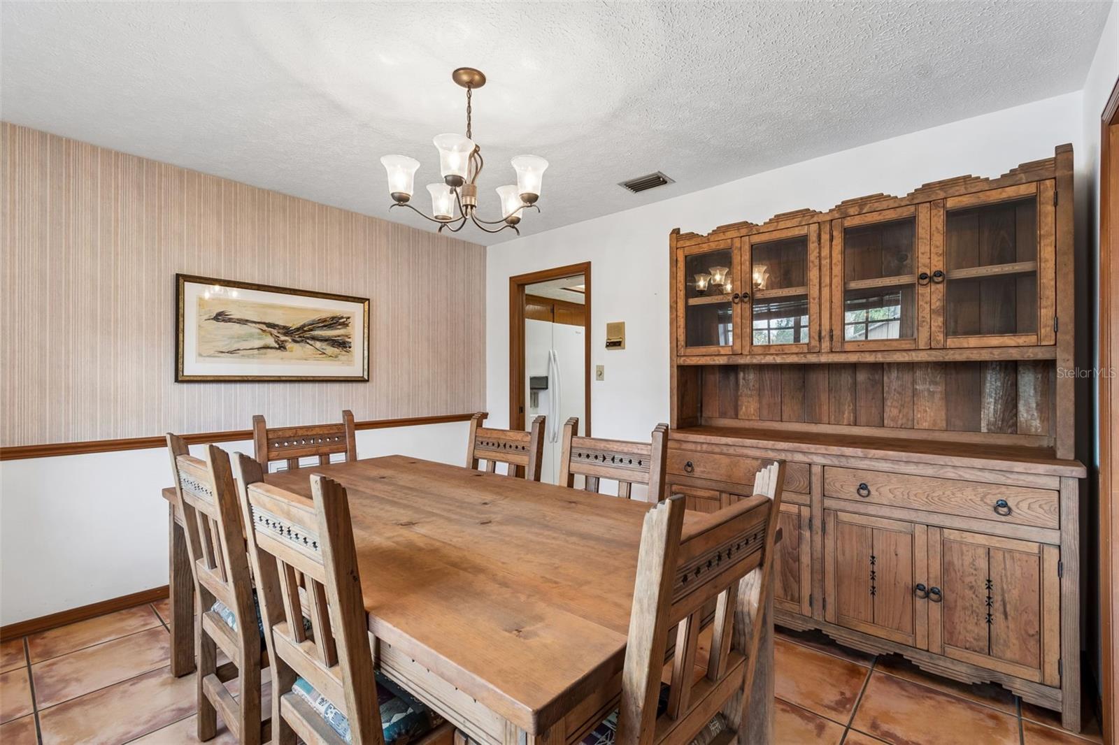 Listing photo id 17 for 6701 Mid Place