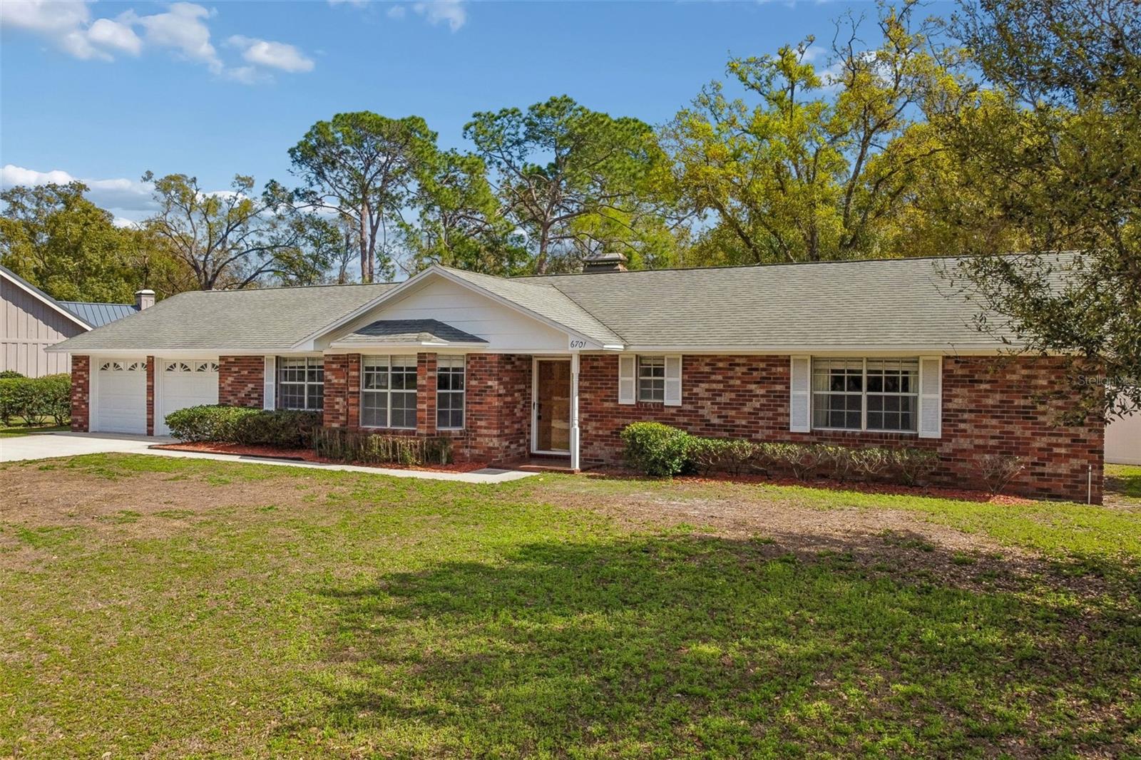 Listing photo id 32 for 6701 Mid Place