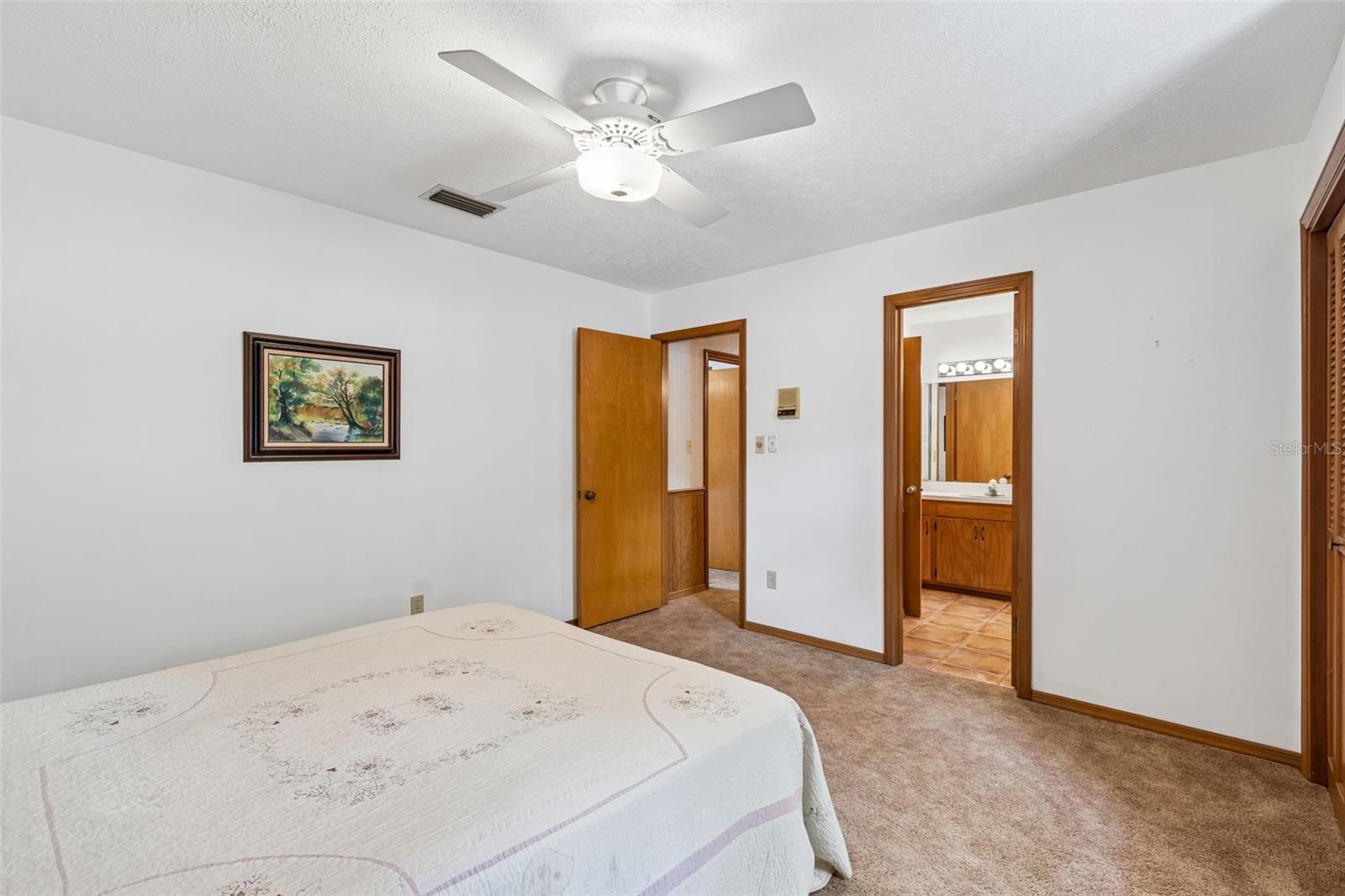 Listing photo id 49 for 6701 Mid Place