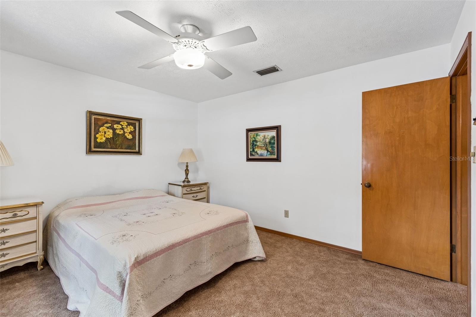 Listing photo id 51 for 6701 Mid Place