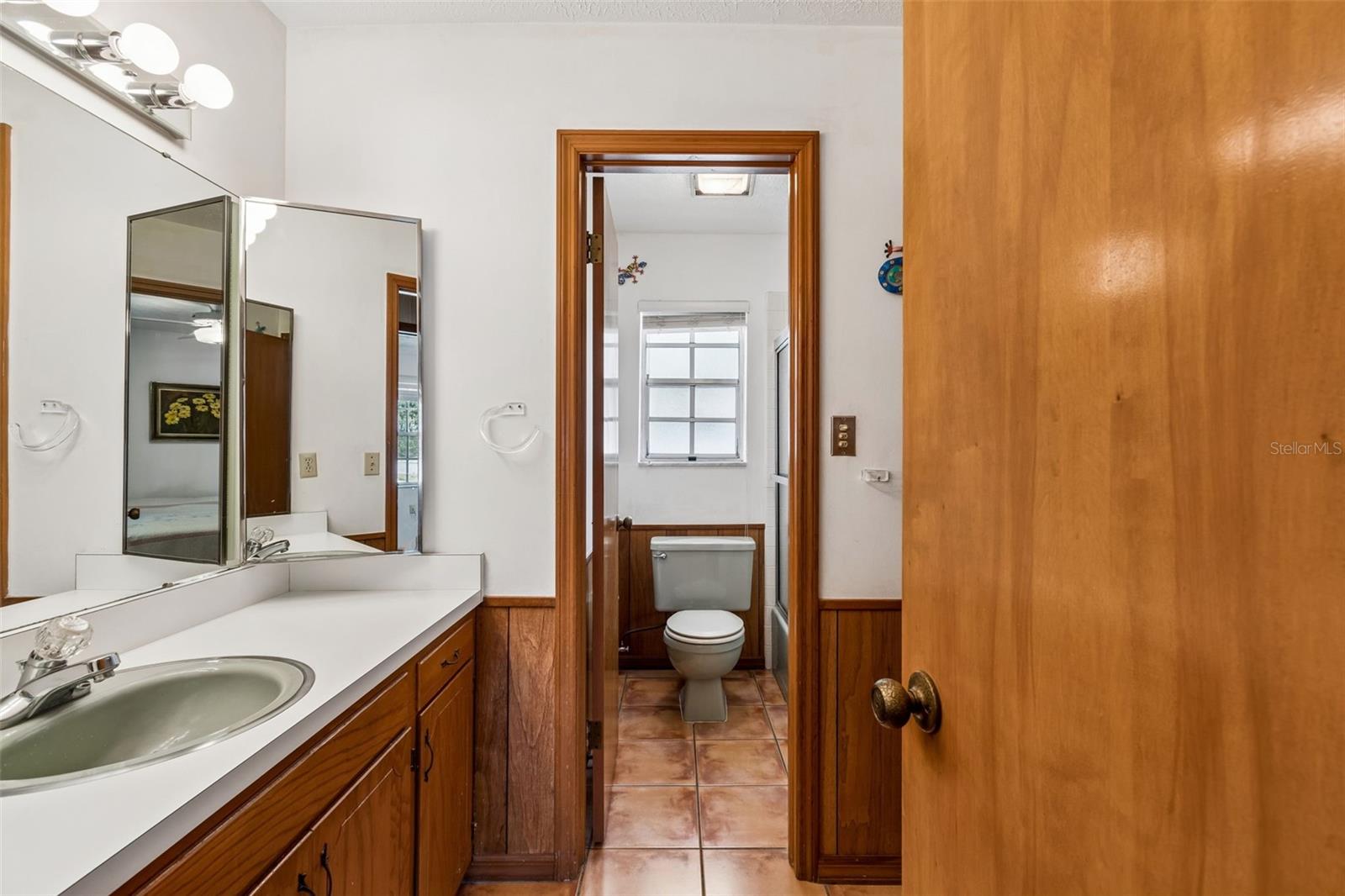 Listing photo id 53 for 6701 Mid Place