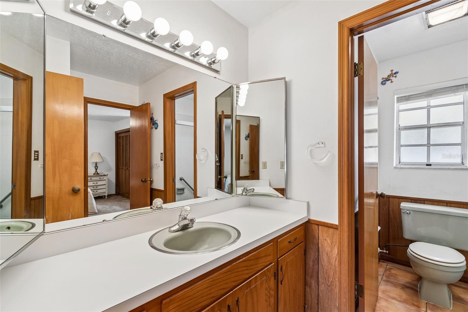 Listing photo id 54 for 6701 Mid Place