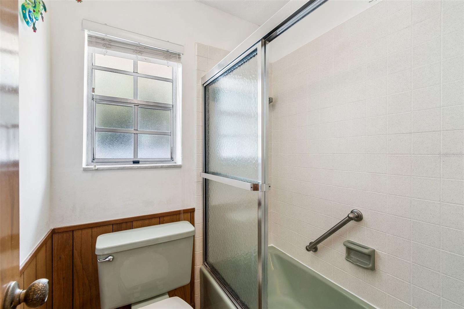 Listing photo id 56 for 6701 Mid Place