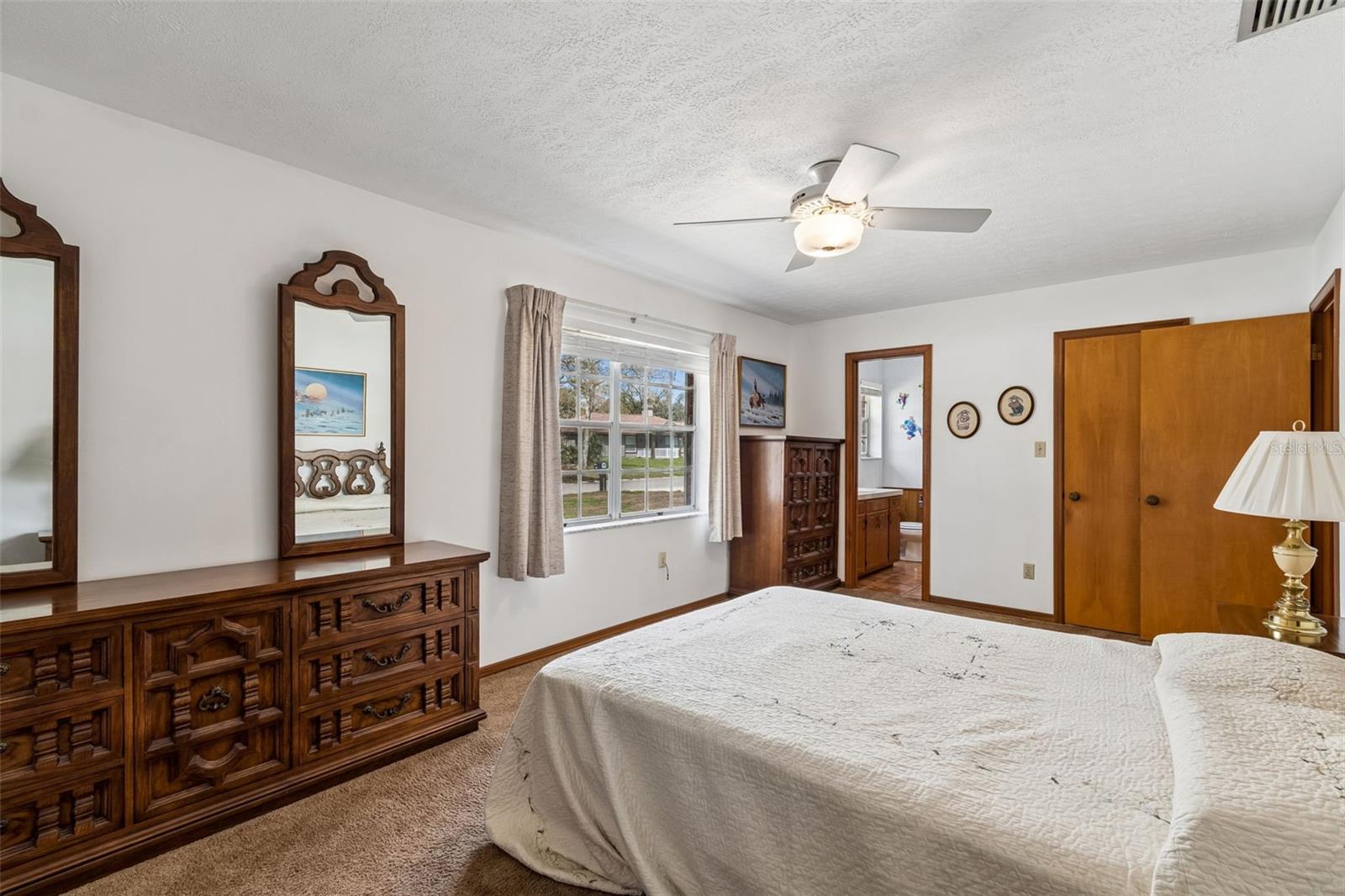 Listing photo id 58 for 6701 Mid Place