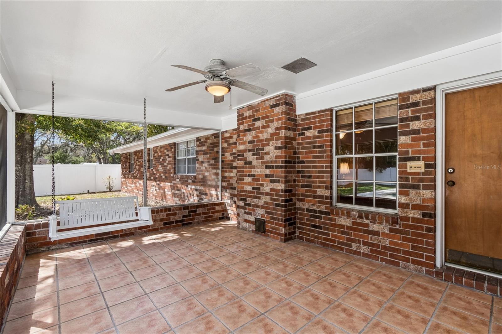 Listing photo id 65 for 6701 Mid Place
