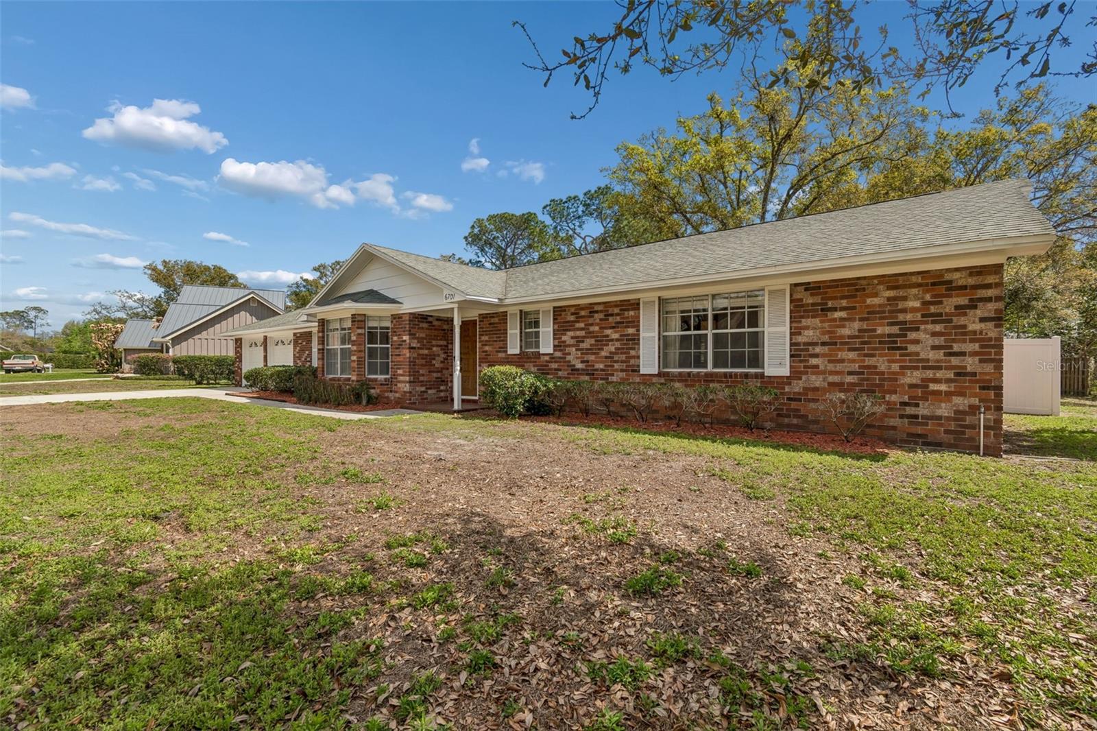 Listing photo id 75 for 6701 Mid Place