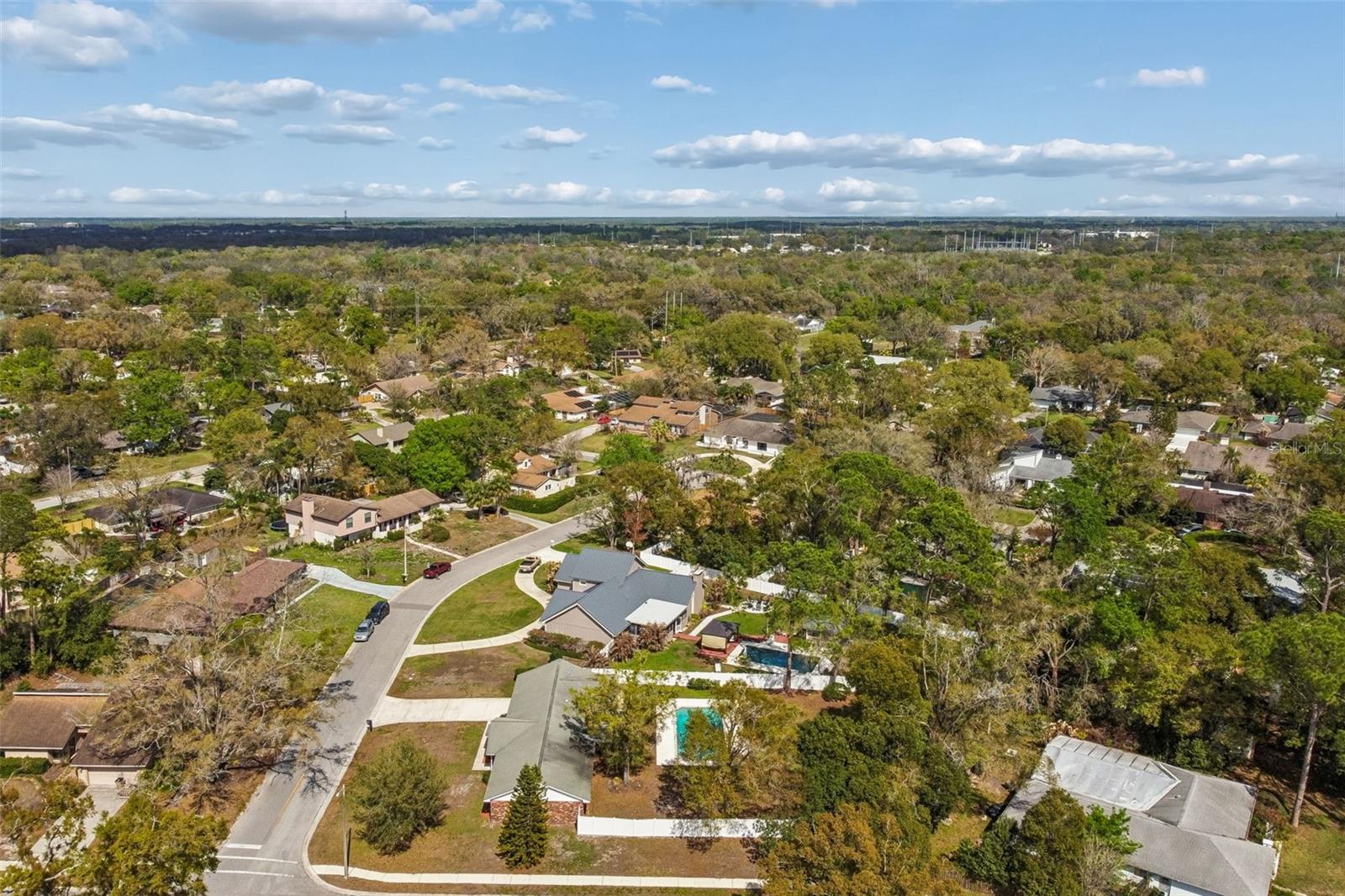 Listing photo id 83 for 6701 Mid Place