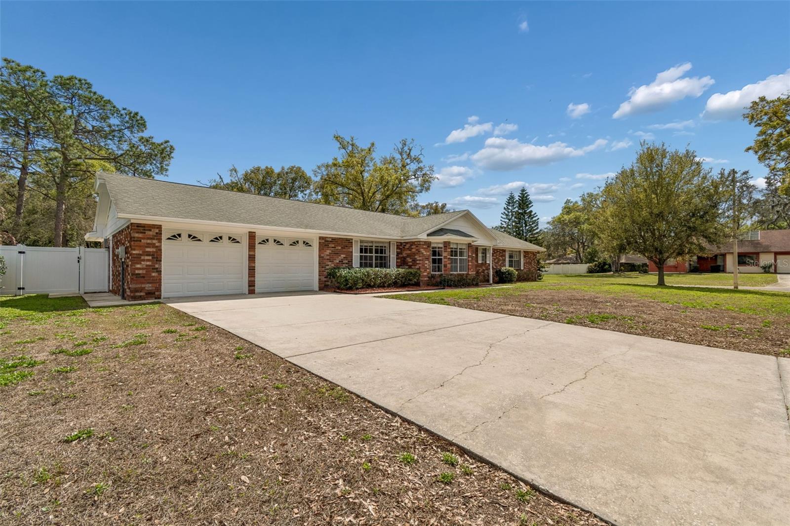Listing photo id 84 for 6701 Mid Place