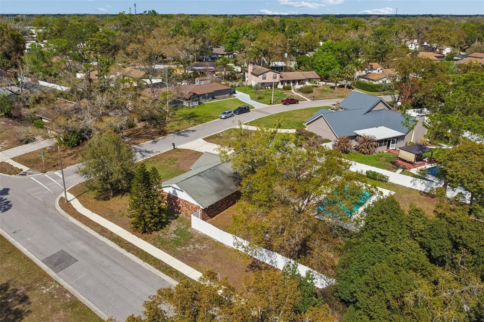 Listing photo id 85 for 6701 Mid Place