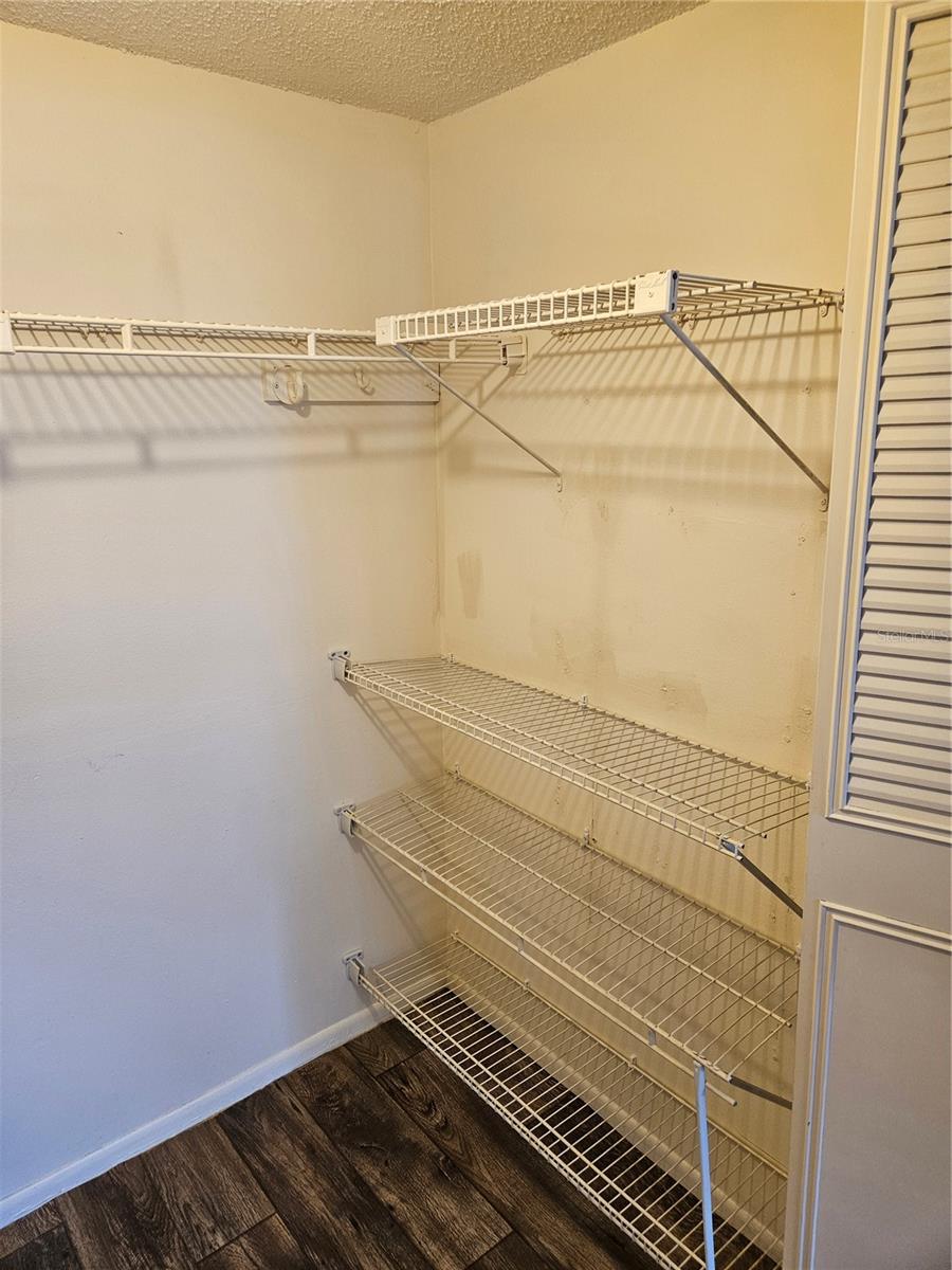 Image 15 of 23 For 946 Virginia Street 104