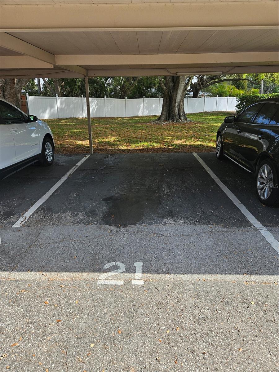 Image 20 of 23 For 946 Virginia Street 104