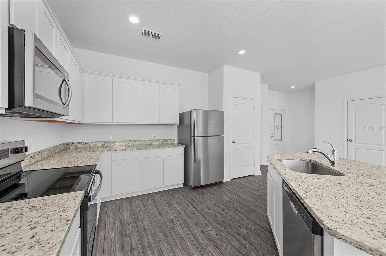 Image 3 of 16 For 572 Bay Leaf Drive