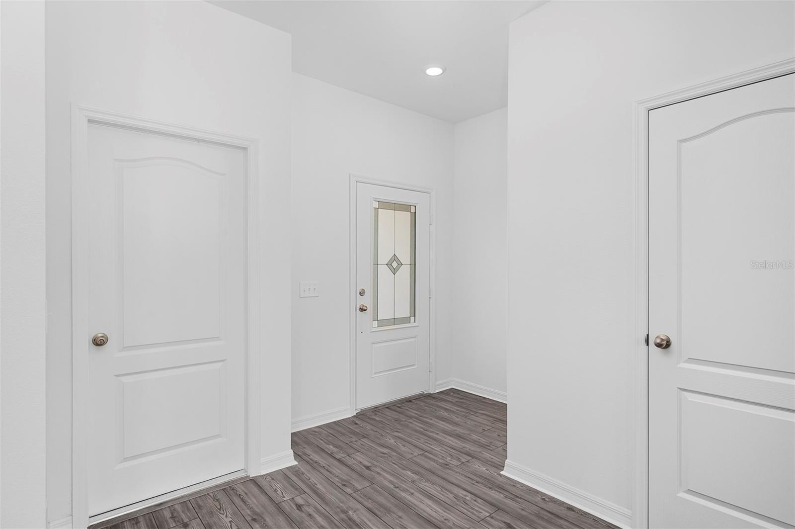 Image 6 of 16 For 572 Bay Leaf Drive